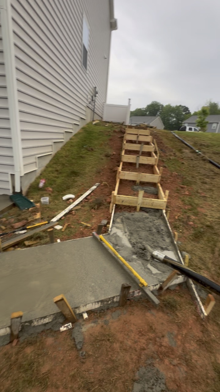 Residential walkway concrete setup